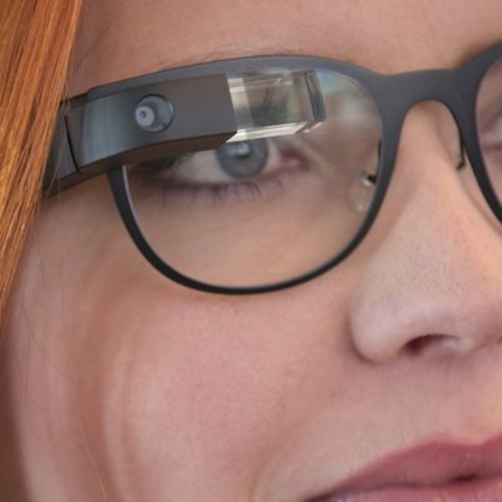 Google‎ Glass Explorer Edition Bundle +Yearbook